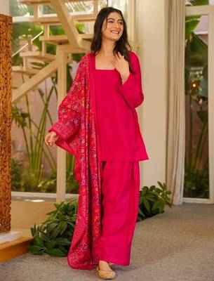Rani pink silk crepe beautiful plain with printed dupatta kurta patiala set 1