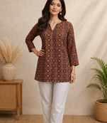 MULTICOLOR  REYON WITH DIGITAL PRINTED STYLISH WEAR KURTI 