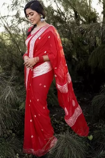 Red cotton spun saree with unstitched blousea piece