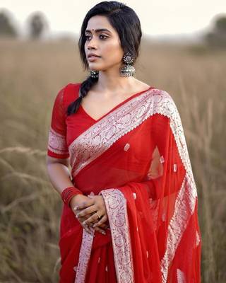 Red cotton spun saree with unstitched blousea piece 2