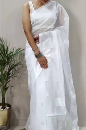 White cotton spun saree with unstitched blousea piece