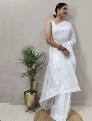 White cotton spun saree with unstitched blousea piece 5