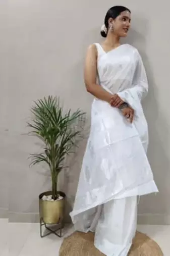 White cotton spun saree with unstitched blousea piece