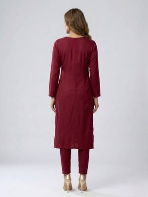 Maroon embroidered rayon kurta set 2