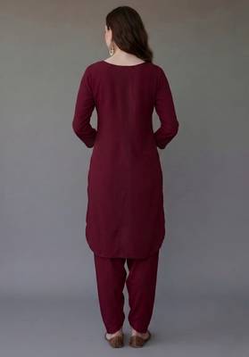 Maroon embroidered rayon kurta set 2