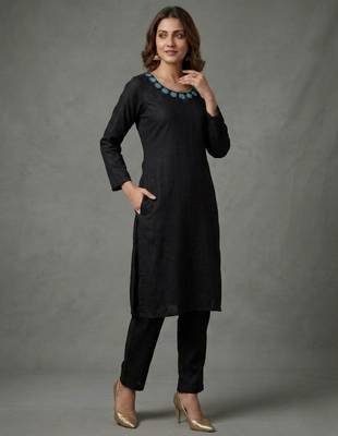 Black embroidered rayon kurta set 4