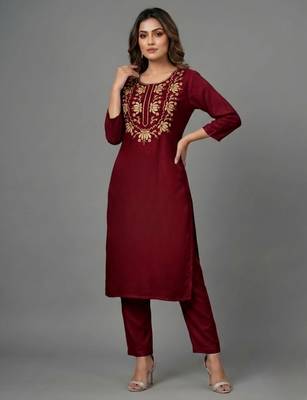 Maroon embroidered rayon kurta set 3