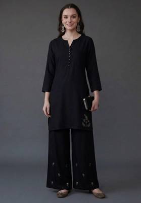 Black embroidered rayon kurta set 4