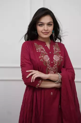 maroon rayon slub embroidered kurta set with dupatta