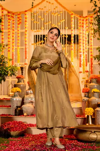 olive gold chanderi silk blend embroidered kurta set with organza dupatta
