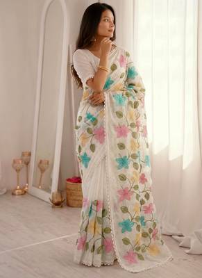  viscose crunchy silk blend saree with floral embroidery fancy lace border & swarovski diamond work 2