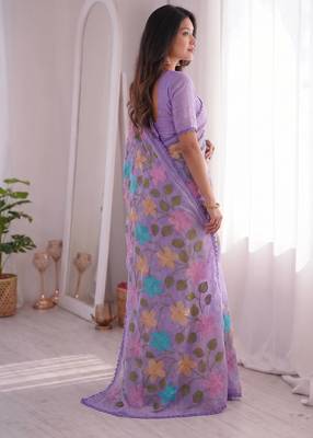  viscose crunchy silk blend saree with floral embroidery fancy lace border & swarovski diamond work 2