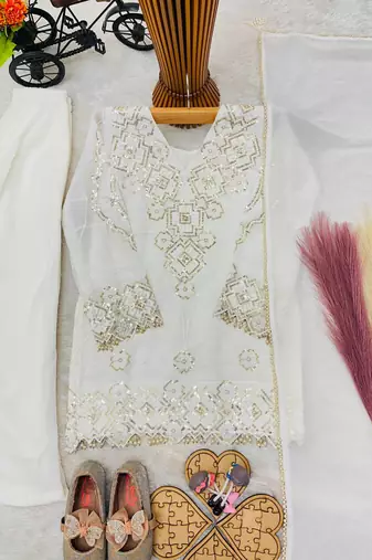 kids latest tredny kurta set