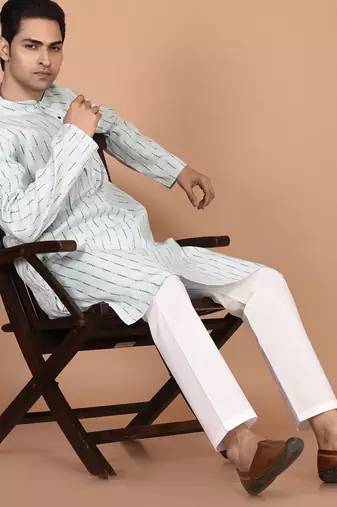 Men's woven design mandarin collar cotton straight kurta