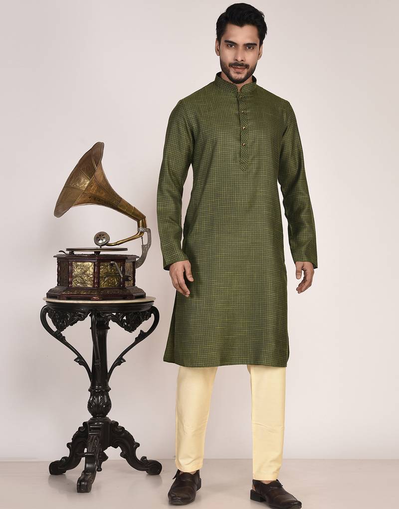 Men's woven design mandarin collar cotton straight kurta