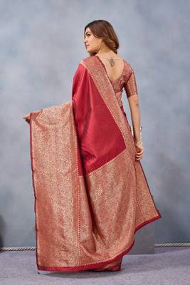 Maroon silk blend banarasi saree with unstitched blouse piece 4