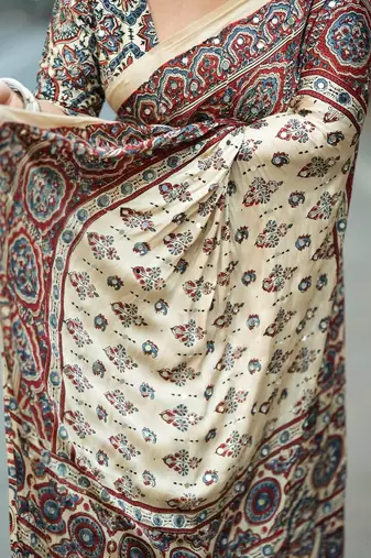 Crem Color Printed And Mirror Work Silk Blend Saree