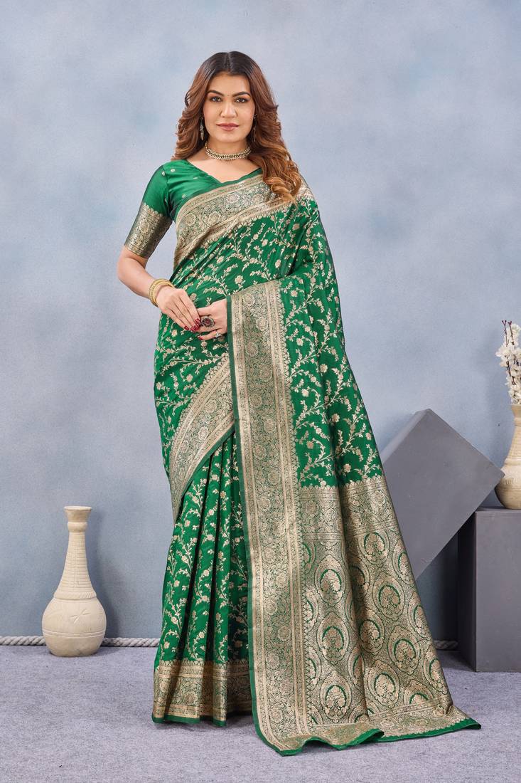 Green silk blend banarasi saree with unstitched blouse piece