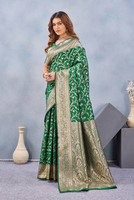 Green silk blend banarasi saree with unstitched blouse piece 3