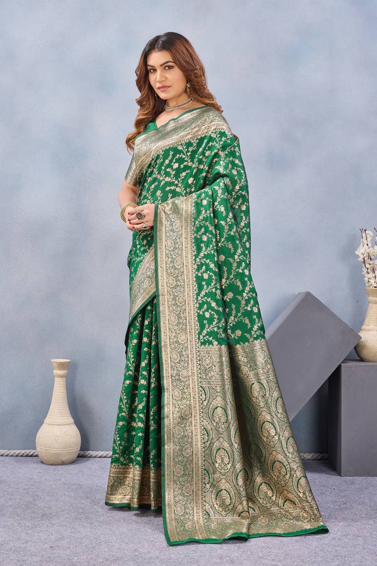 Green silk blend banarasi saree with unstitched blouse piece