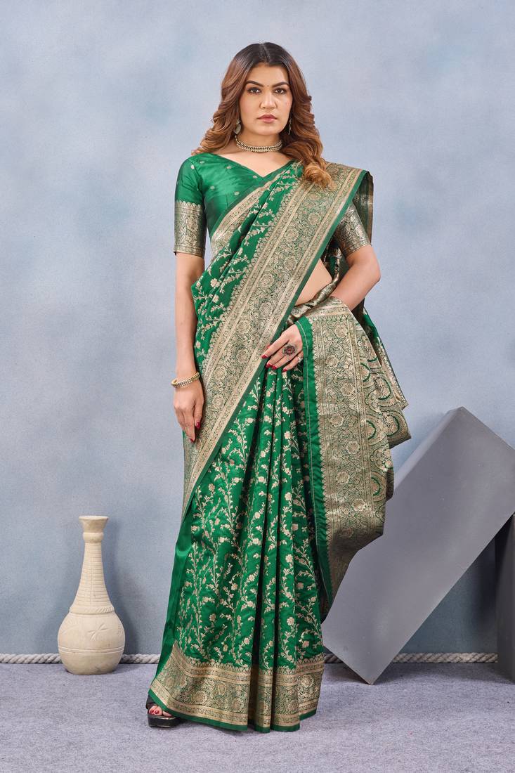 Green silk blend banarasi saree with unstitched blouse piece