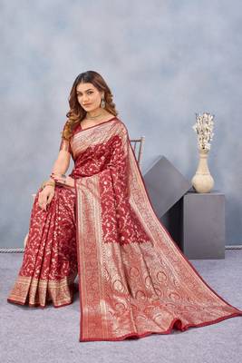 Red silk blend banarasi saree with unstitched blouse piece 1