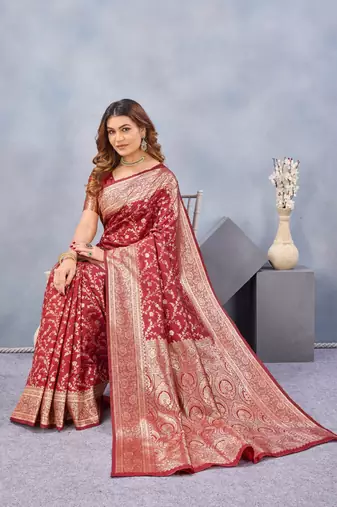 Red silk blend banarasi saree with unstitched blouse piece