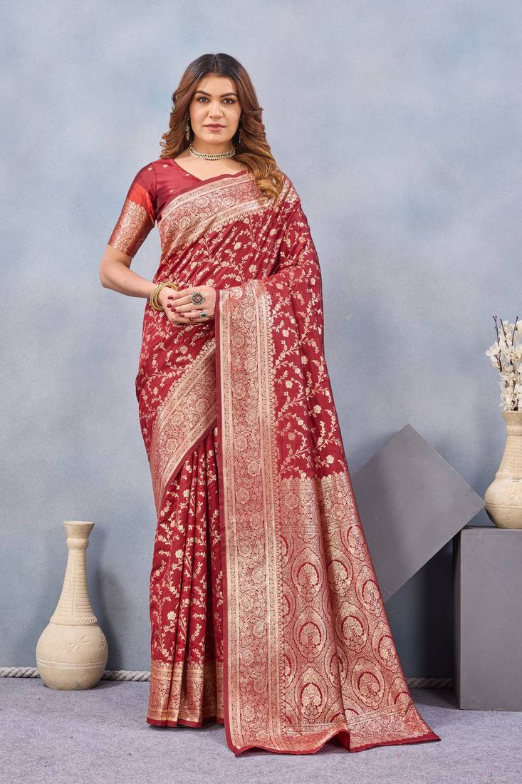 Red silk blend banarasi saree with unstitched blouse piece