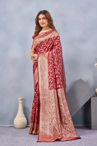 Red silk blend banarasi saree with unstitched blouse piece