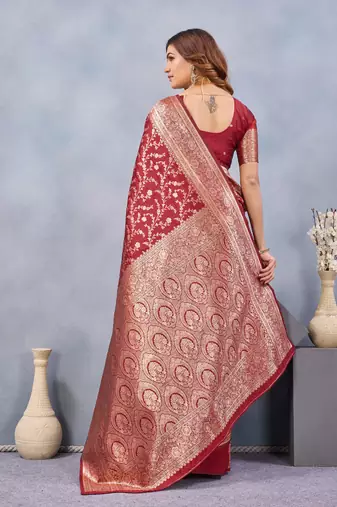 Red silk blend banarasi saree with unstitched blouse piece
