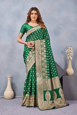 Green silk blend banarasi saree with unstitched blouse piece 3