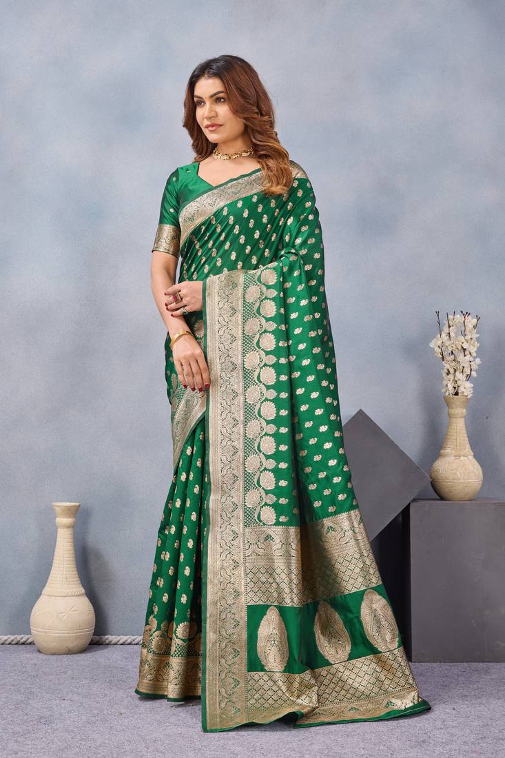 Green silk blend banarasi saree with unstitched blouse piece