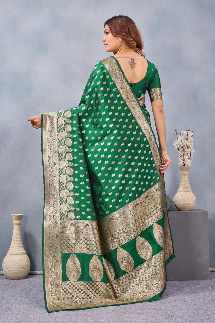 Green silk blend banarasi saree with unstitched blouse piece