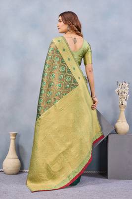 Light green silk blend banarasi saree with unstitched blouse piece 5