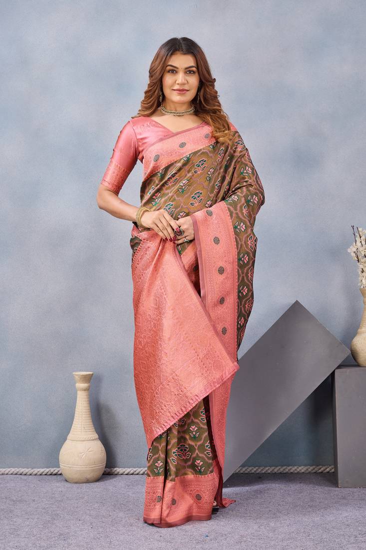 Green pink silk blend banarasi saree with unstitched blouse piece