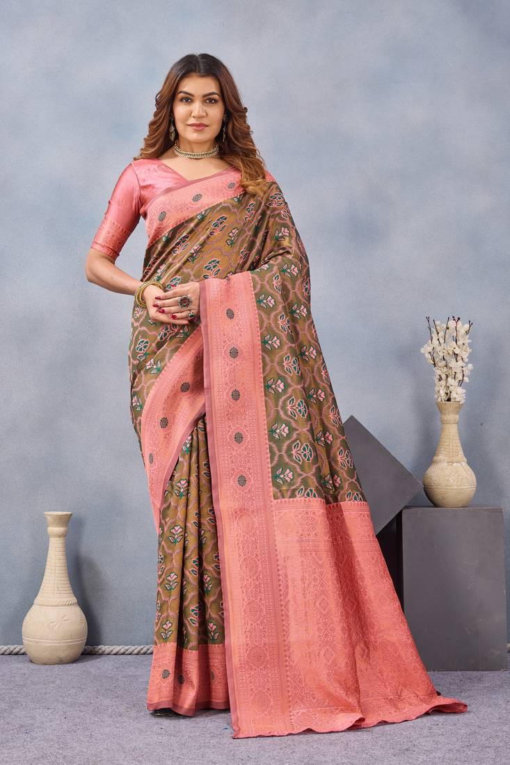 Green pink silk blend banarasi saree with unstitched blouse piece