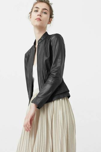 Women’s black lambskin leather jacket - stright zipp style