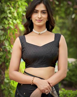 black saree with heavy jacquard work saree with blouse piece 4