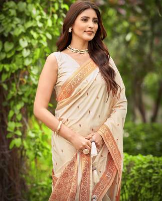creamy beige saree with heavy jacquard work saree with blouse piece 3