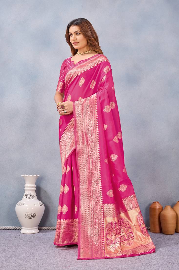 Pink silk blend banarasi saree with unstitched blouse piece