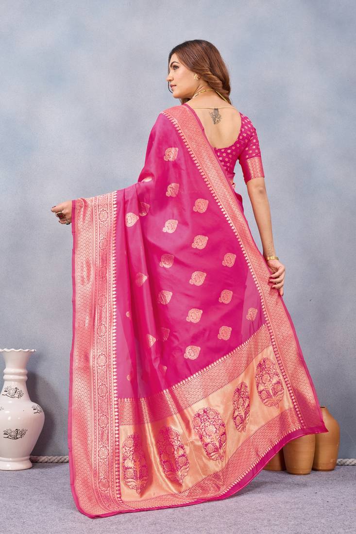 Pink silk blend banarasi saree with unstitched blouse piece