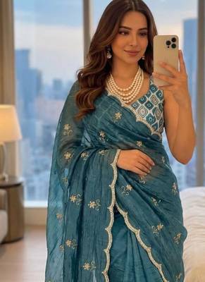 Grey Color handwork Silk Blend Saree 2
