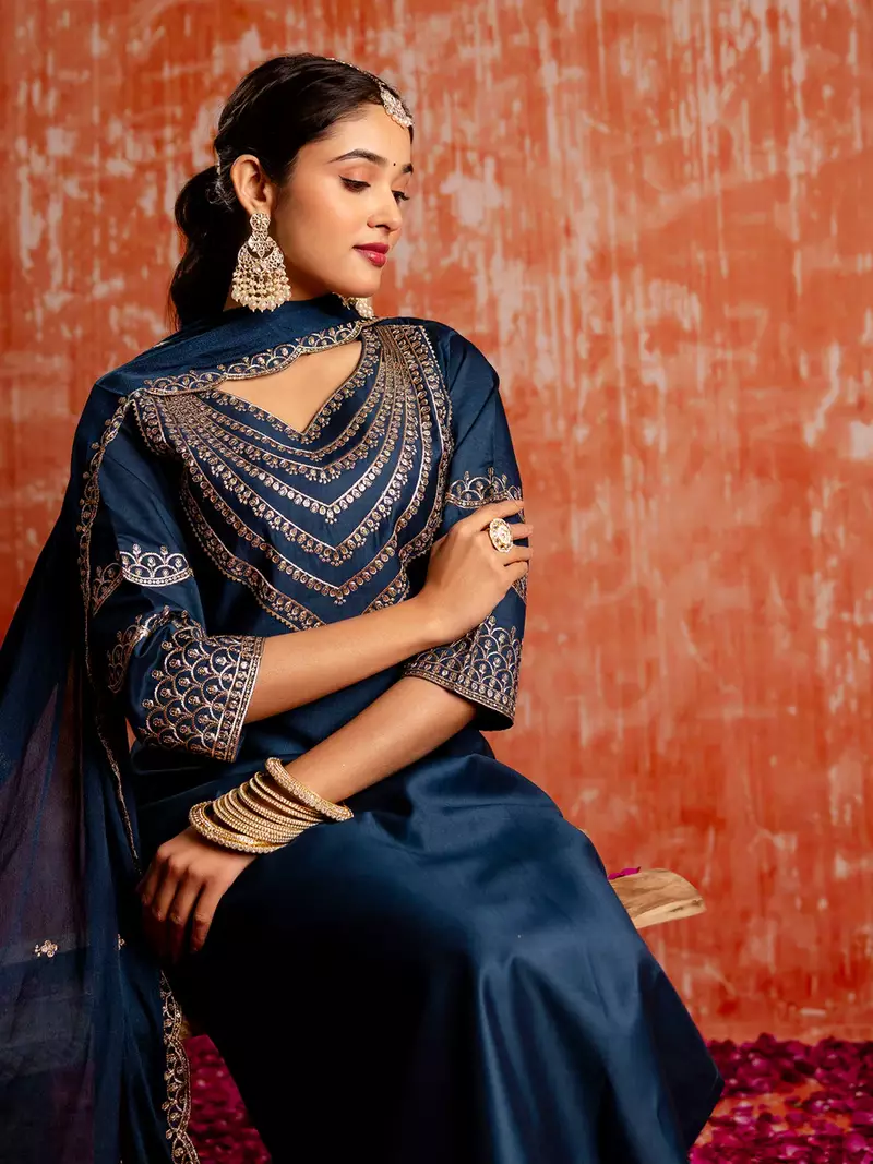 Floral embroidered viscose rayon v neck kurta trouser & dupatta set