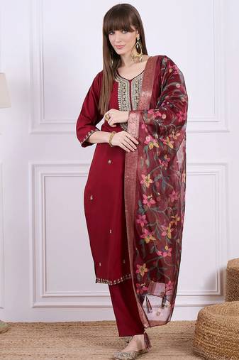 Floral embroidered silk blend v neck kurta trouser & dupatta set