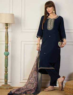 Floral embroidered silk blend blend v neck kurta trouser & dupatta set 3