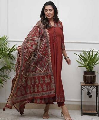 Maroon Printed Sequence Work on Neck Anarkali Cotton Kurti Pant Dupatta Set For Women 5