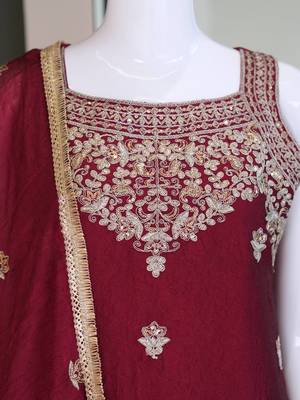 Red heavy embroidery Sequin work kurta set 2