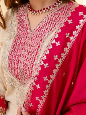 Floral embroidered chinon v neck kurta trouser & dupatta set 4