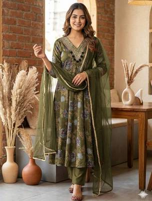 Green embroidered anarkali gown set 1
