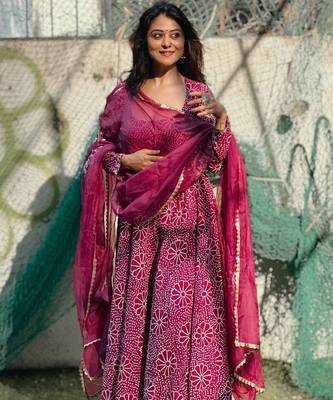 Pink digital print gown with Bottom dupatta set 3
